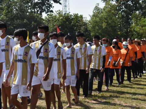 พิธีเปิดการแข่งขันกีฬาเยาวชนและประชาชนต้านภัยยาเสพติดประจำปีงบประมาณ 2565