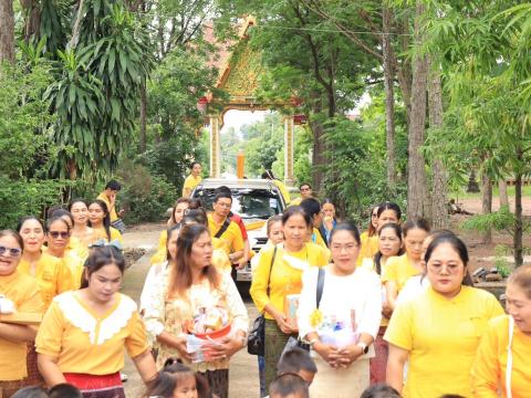 ถวายเทียนพรรษา และเวียนเทียน เนื่องในวันอาสาฬหบูชาและวันเข้าพรรษา