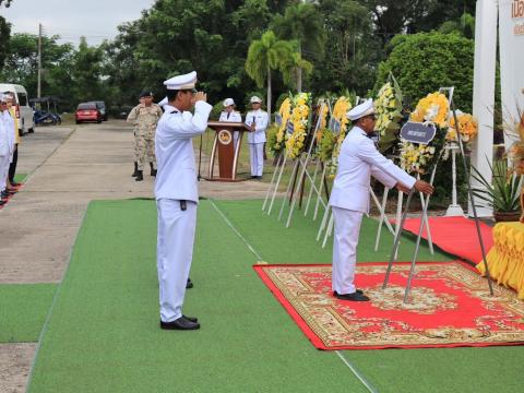 พิธีตักบาตรข้าวสารอาหารแห้ง และพิธีพิธีวางพวงมาลา