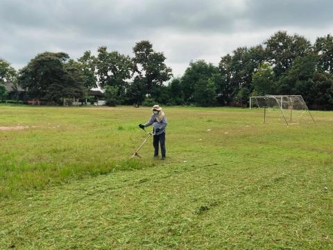 ปรับภูมิทัศน์บริเวณสนามกีฬาโรงเรียนบ้านถาวร