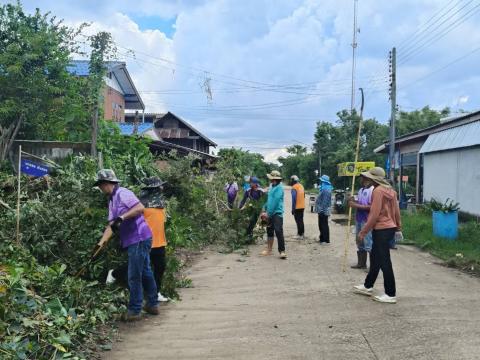 ลงพื้นที่สำรวจตัดแต่งกิ่งไม้ที่กีดขวางทางจราจร