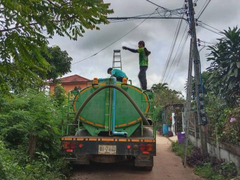 ลงพื้นที่รับเรื่องร้องทุกข์ในการตัดต้นไม้ติดกับเสาไฟฟ้า