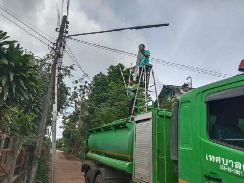 ลงพื้นที่รับเรื่องร้องทุกข์ในการตัดต้นไม้ติดกับเสาไฟฟ้า