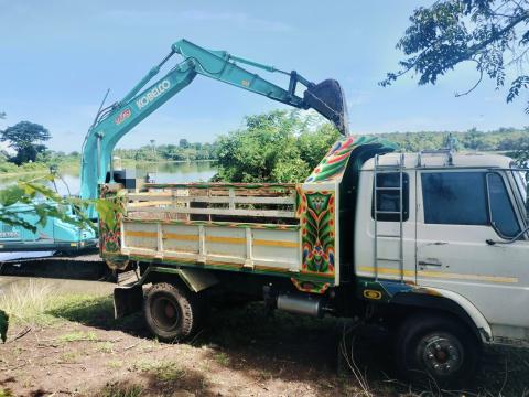 โครงการปรับภูมิทัศน์พื้นที่ป่าและชุมชน และโครงการกำจัดวัชพืชและและอนุรักษ์แหล่งน้ำสาธารณะ