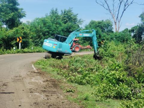 โครงการปรับภูมิทัศน์พื้นที่ป่าและชุมชน และโครงการกำจัดวัชพืชและและอนุรักษ์แหล่งน้ำสาธารณะ