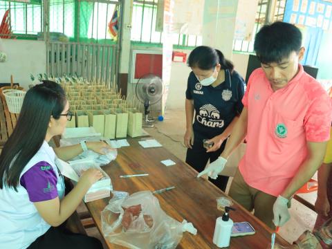 เปิดงานโครงการควบคุมโรคหนอนพยาธิ หมู่ที่ 6
