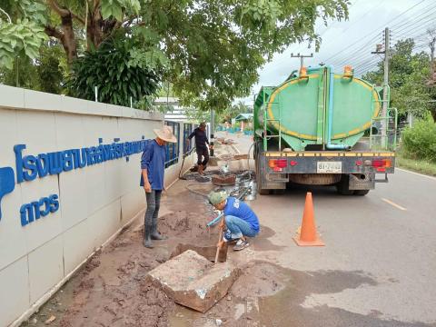 ลงพื้นที่ดำเนินการลอกท่อระบายน้ำอุดตัน