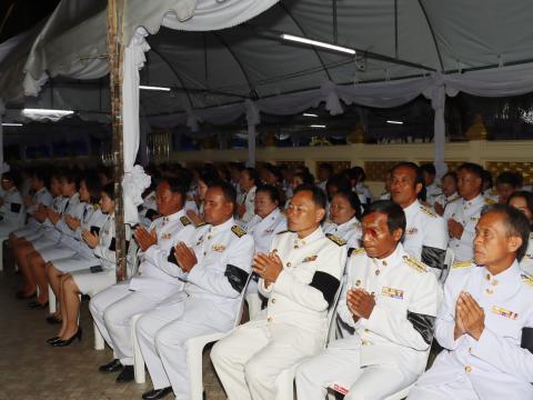ร่วมพิธีบำเพ็ญกุศลสวดพระพุทธมนต์หรือสวดพระอภิธรรมอุทิศถวายพระราชกุศล