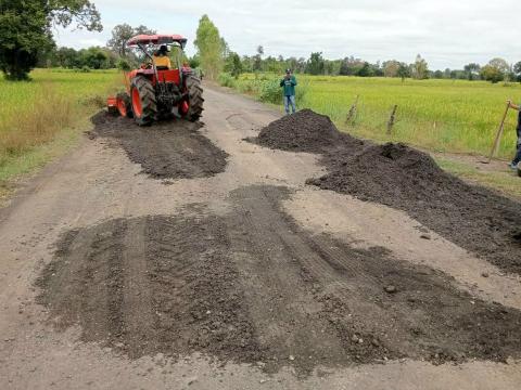 ซ่อมแซมถนนเส้นหนองเบือก และหมู่ที่ 5 บ้านหนองปรือ