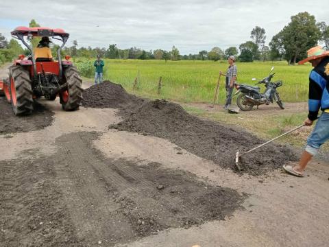 ซ่อมแซมถนนเส้นหนองเบือก และหมู่ที่ 5 บ้านหนองปรือ