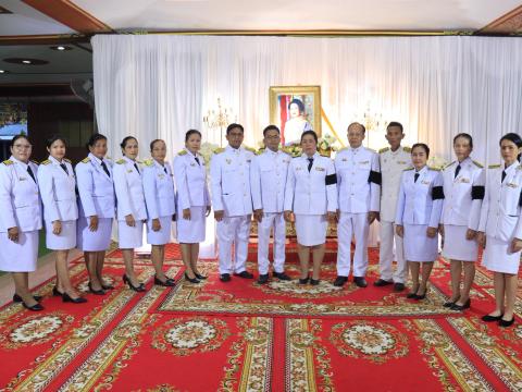 ร่วมพิธีบำเพ็ญกุศลสวดพระพุทธมนต์หรือสวดพระอภิธรรมอุทิศถวายพระราชกุศล
