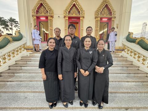 ร่วมพิธีบำเพ็ญกุศลสวดพระพุทธมนต์หรือสวดพระอภิธรรมอุทิศถวายพระราชกุศลฯ