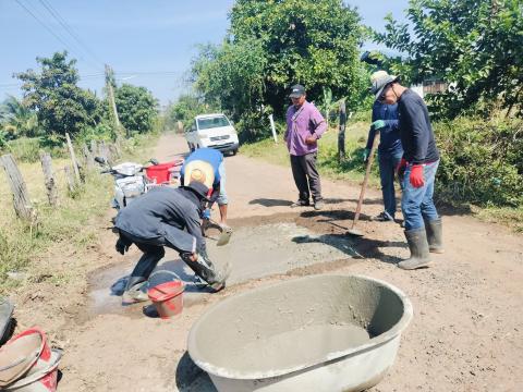 ซ่อมแซมถนน หมู่ที่ 5 บ้านหนองปรือ