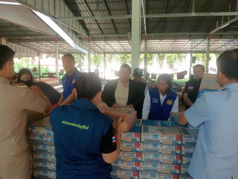 ร่วมบริจาคสิ่งของ ณ ศูนย์อพยพวัดดอนไม้ไฟ