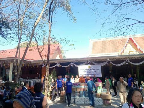 ร่วมบริจาคสิ่งของ ณ ศูนย์อพยพวัดดอนไม้ไฟ