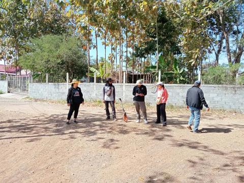 ลงพื้นที่สำรวจเส้นทางเพื่อทำการก่อสร้าง