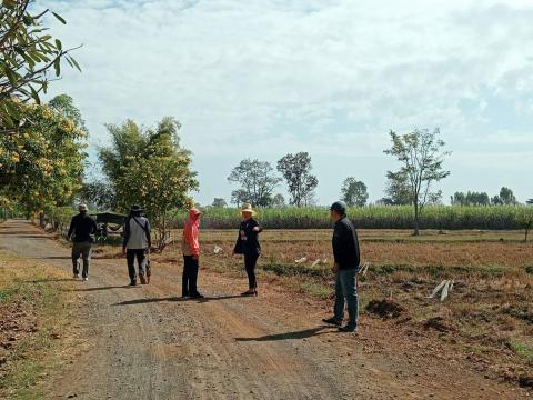 ลงพื้นที่สำรวจเส้นทางเพื่อทำการก่อสร้าง