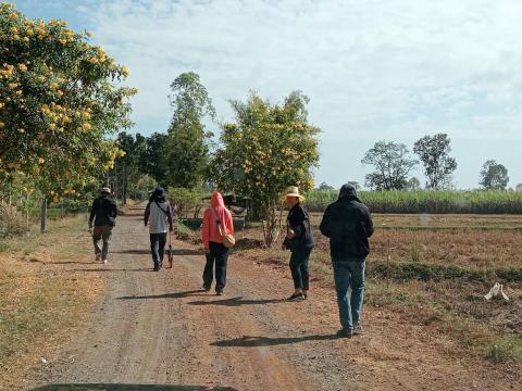 ลงพื้นที่สำรวจเส้นทางเพื่อทำการก่อสร้าง