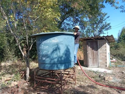 ส่งน้ำอุปโภคบริโภคให้จุดบริการประชาชน