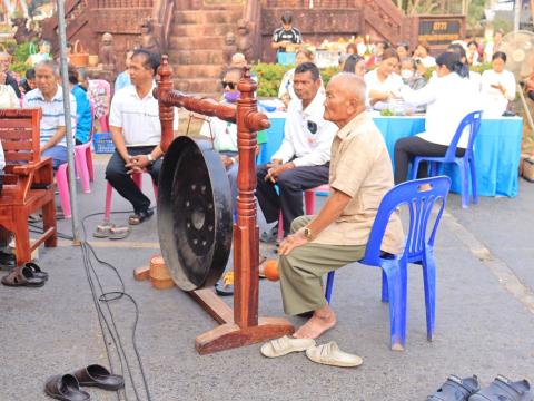 บวงสรวงอนุสาวรีย์ผู้ก่อตั้งบ้านถาวร และงานบุญกลางบ้าน-บุญข้าวจี่ ประจำปี 2569