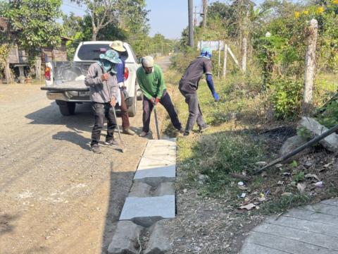 ดำเนินการซ่อมแซมฝาท่อระบายน้ำ หมู่ที่ 10