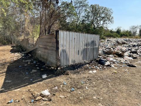 ดำเนินการปรับเกลี่ยพื้นที่บ่อขยะเทศบาลตำบลถาวร