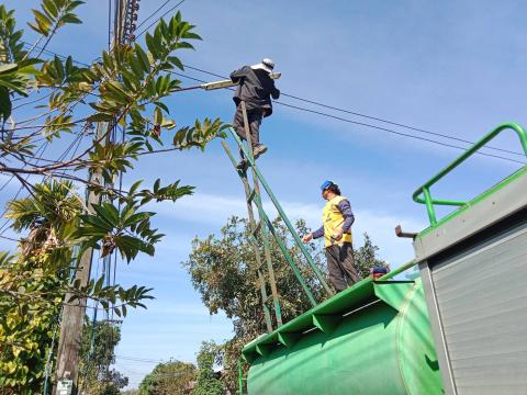 ซ่อมไฟส่องสว่าง