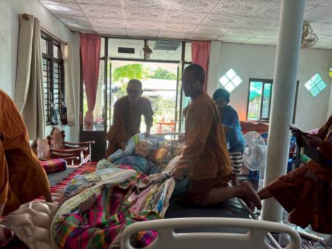 ส่งมอบเตียงให้กับผู้ป่วยติดเตียง