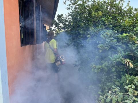 พ่นหมอกควันกำจัดยุงลาย