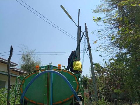 ซ่อมแซมไฟฟ้าส่องสว่าง