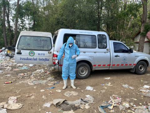 ดำเนินการฉีดพ่นสารเคมีป้องกันกำจัดแมลง