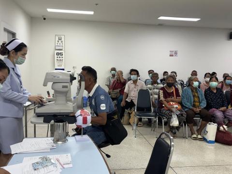 ส่งต่อผู้ป่วยที่มีปัญหาทางด้านสายตาเพื่อเข้ารับการรักษา