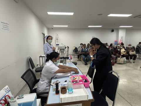 ส่งต่อผู้ป่วยที่มีปัญหาทางด้านสายตาเพื่อเข้ารับการรักษา