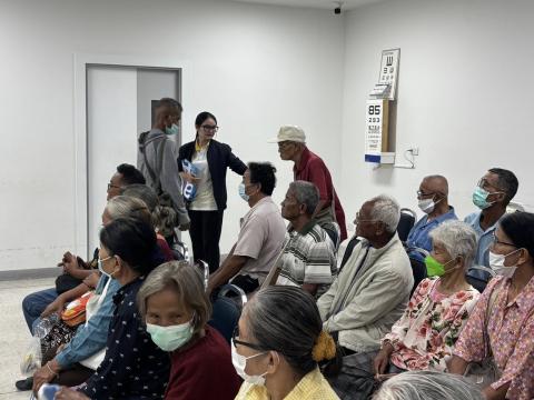 ส่งต่อผู้ป่วยที่มีปัญหาทางด้านสายตาเพื่อเข้ารับการรักษา