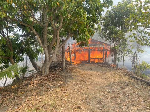 ออกสนับสนุนเหตุไฟลามทุ่งจากเทศบาลตำบลตาจง