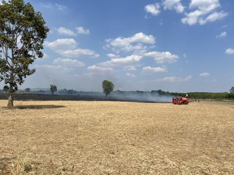 ออกสนับสนุนเหตุไฟลามทุ่งจากเทศบาลตำบลตาจง