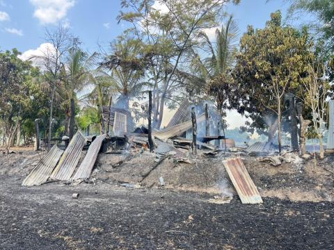 ออกสนับสนุนเหตุไฟลามทุ่งจากเทศบาลตำบลตาจง