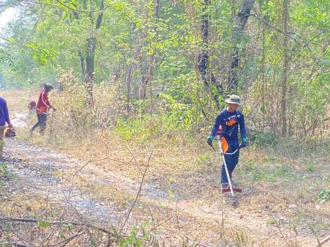 เตรียมความพร้อมสถานที่ เพื่อใช้ในในการจัดงานประเพณีบุญบั้งไฟ