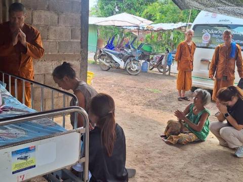 ร่วมส่งมอบเตียงให้กับผู้ป่วยติดเตียง