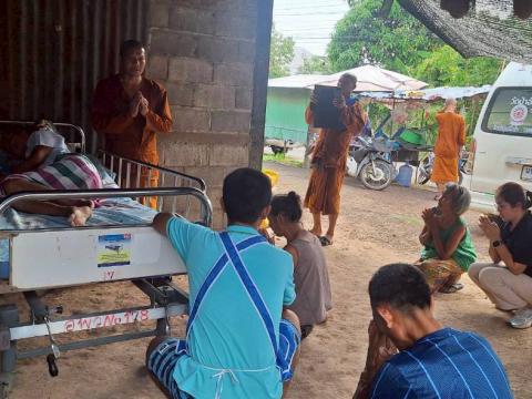 ร่วมส่งมอบเตียงให้กับผู้ป่วยติดเตียง