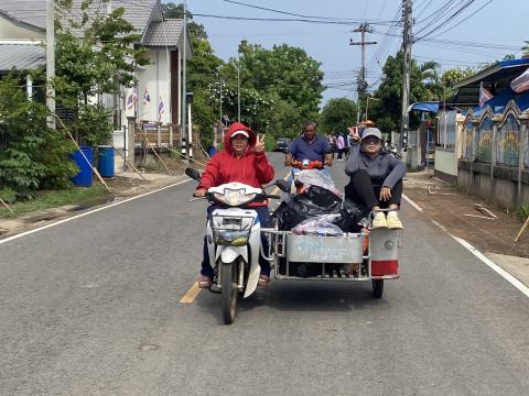 จัดเตรียมตกแต่งสถานที่ บริเวณเส้นทางที่ใช้แห่ขบวนบั้งไฟ