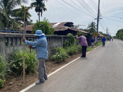 จัดเตรียมตกแต่งสถานที่ บริเวณเส้นทางที่ใช้แห่ขบวนบั้งไฟ