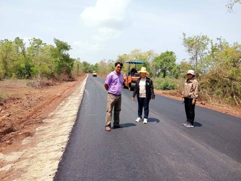 ลงพื้นที่ตรวจสอบการก่อสร้างถนน