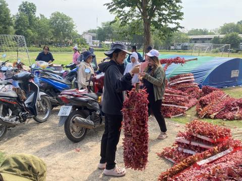 ตงแต่งเวที ในงานประเพณีบุญบั้งไฟ ตำบลถาวร ประจำปี 2569