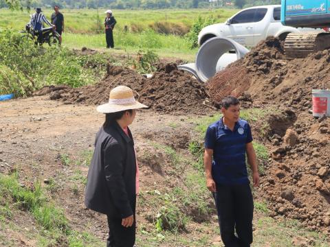 ลงพื้นที่ตรวจสอบโครงการวางท่อระบายน้ำ