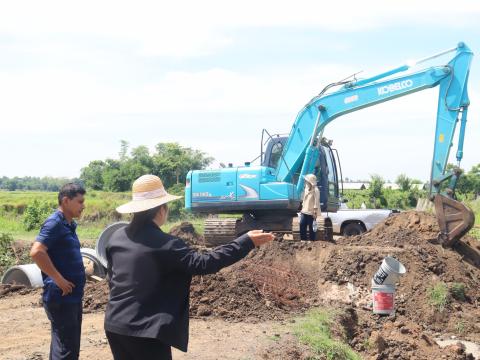 ลงพื้นที่ตรวจสอบโครงการวางท่อระบายน้ำ