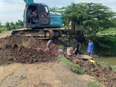 ลงพื้นที่ตรวจสอบโครงการวางท่อระบายน้ำ