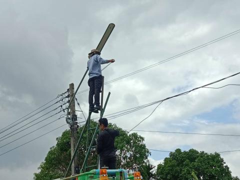 ซ่อมแซมไฟฟ้าส่องสว่าง