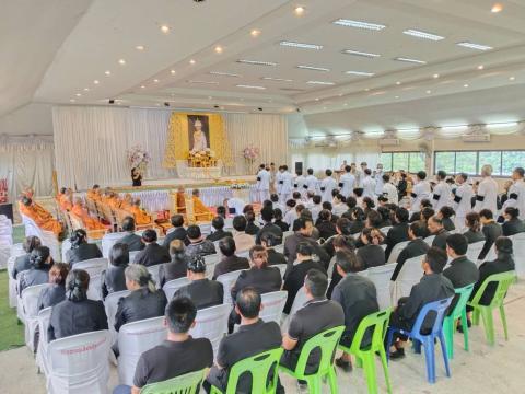 พิธีถวายน้ำสรงพระศพ พิธีลงนามถวายความอาลัย เบื้องหน้าพระรูปฯ