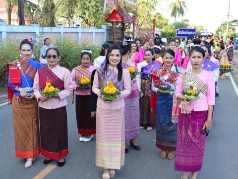 บรรยากาศประเพณีลอยกระทง